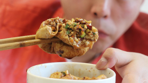 魔性的恋爱豆腐果,上瘾的小吃,每个人贵阳人都会吃的三大美食